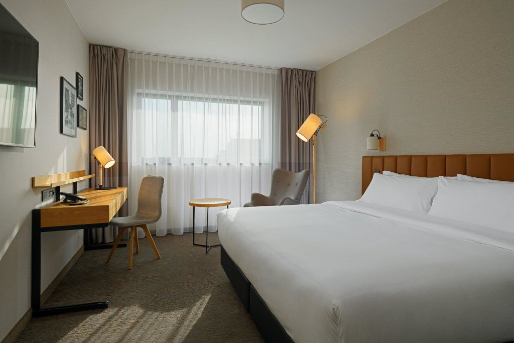 Двухместный номер Deluxe Four Points by Sheraton Warsaw Mokotow