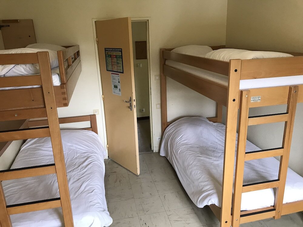 Standard Quadruple room CRJS et Auberge de Jeunesse - Hostel