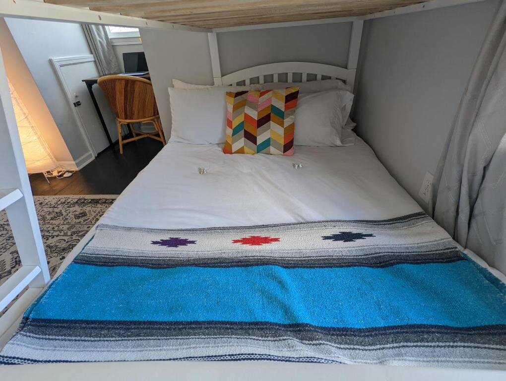 Кровать в общем номере eKstasis Hostel & Urban Farm