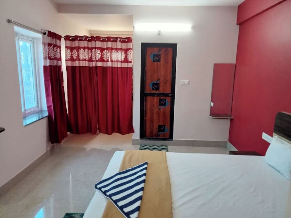 Deluxe Double room with city view Goroomgo Radhika Beach Resort Puri
