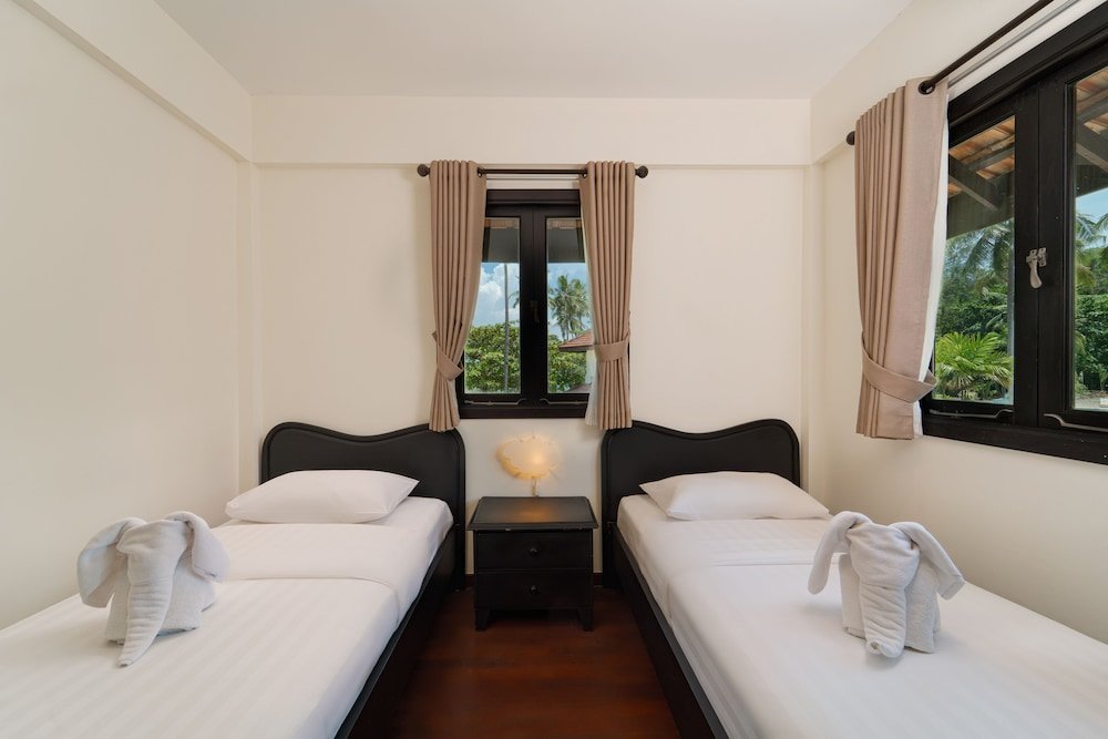 Вилла с 4 комнатами с балконом и с видом на море Banyu Biru Villa