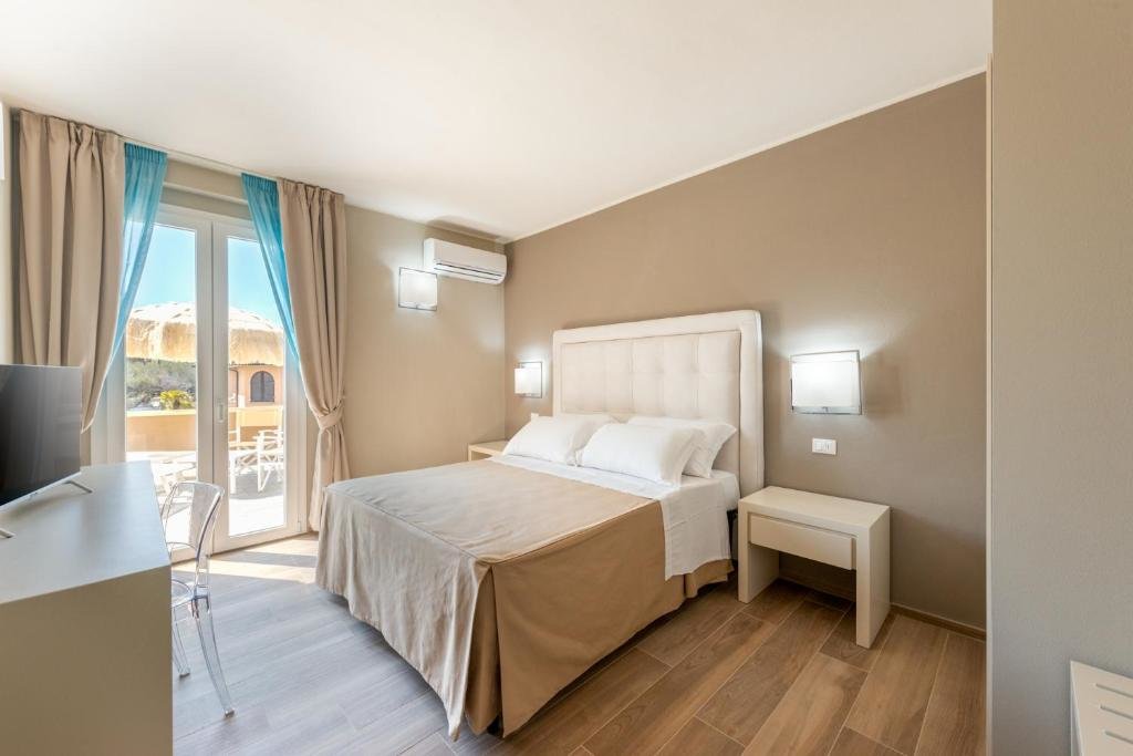 Standard double chambre avec balcon Tirreno Apartments
