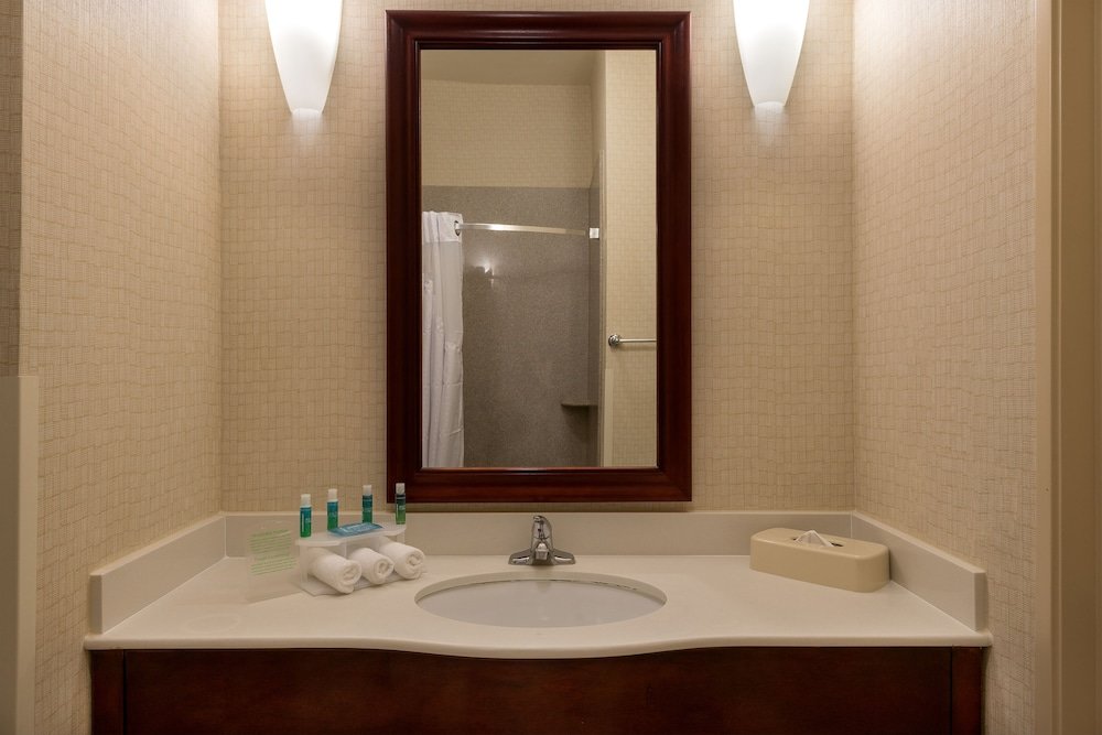Suite 1 dormitorio Holiday Inn Express Hotel & Suites Los Angeles Airport Hawthorne, an IHG Hotel