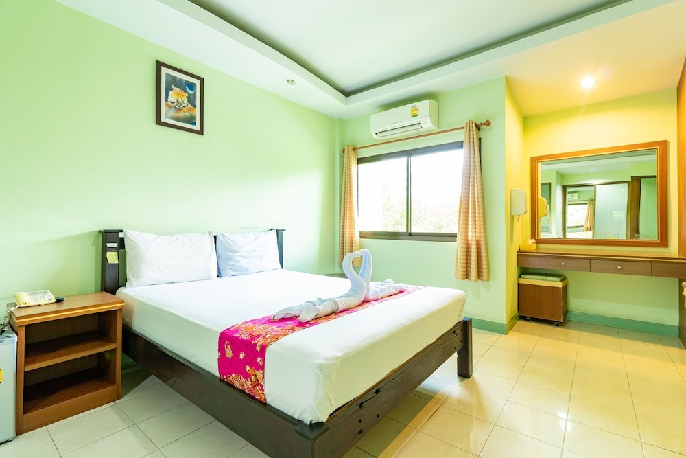 Standard Double room with balcony Khum Suk Resort