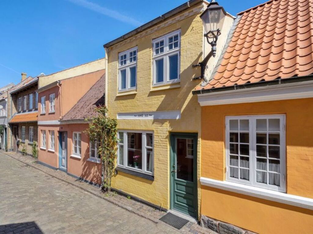 Дом для отпуска Dejligt lille byhus в Фоборг, Funen. Забронировать Dejligt  lille byhus, Kapellanstræde 16, 5600 Фоборг