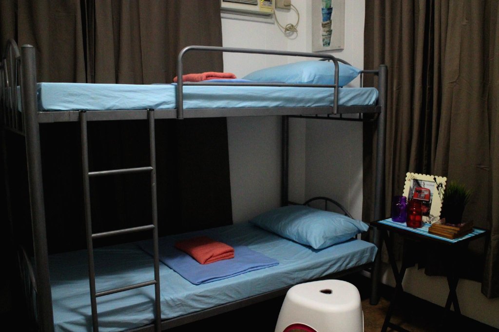 Кровать в общем номере Island Breeze Hostel - Cebu Central