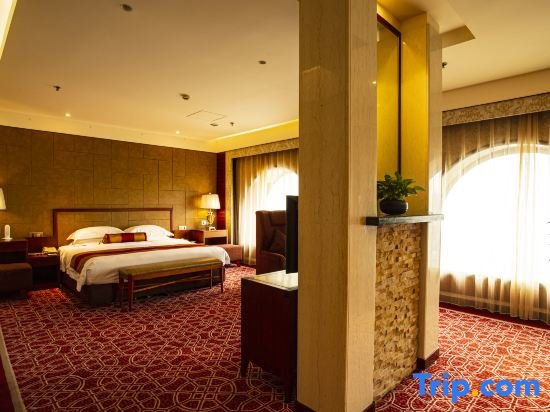 Executive Suite Huayang Plaza Hotel