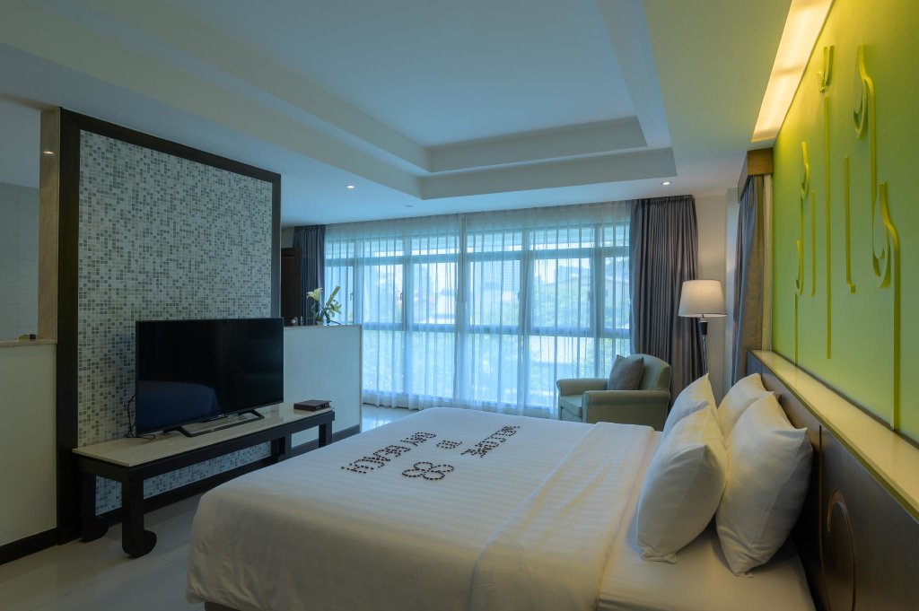 Люкс c 1 комнатой с красивым видом из окна Bay Beach Resort Jomtien