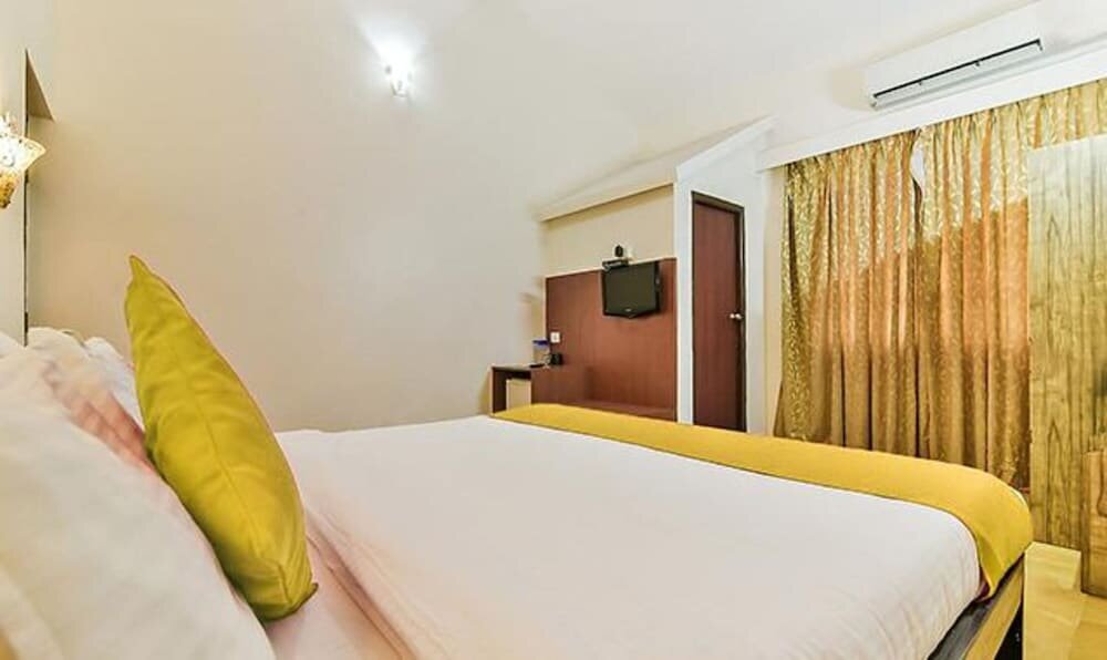 Deluxe Zimmer FabEscape Kristal Sands Beach Resort With Pool, Calangute
