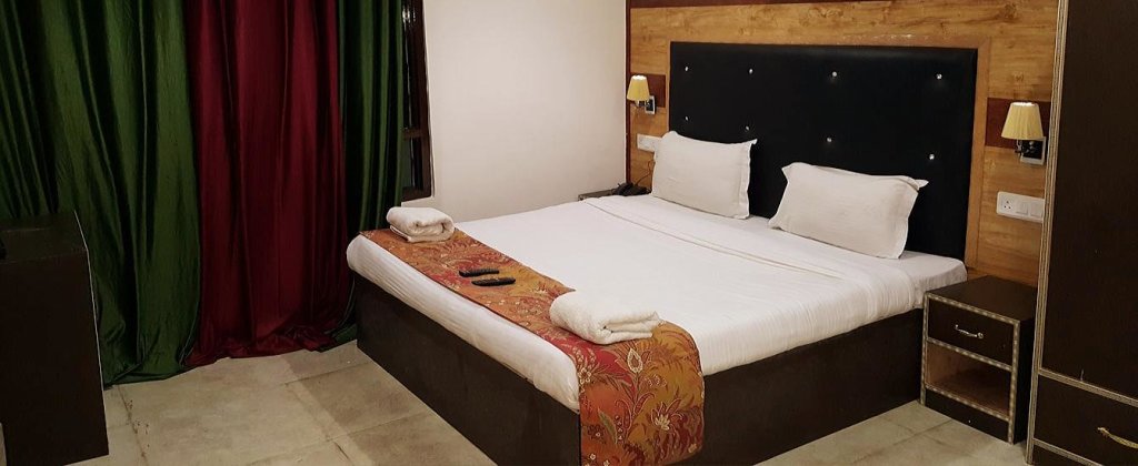 Deluxe room Triden Kashmir Resort