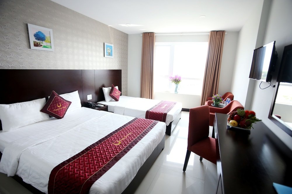 Трёхместный номер Standard c 1 комнатой Huong Son Hotel Da Nang