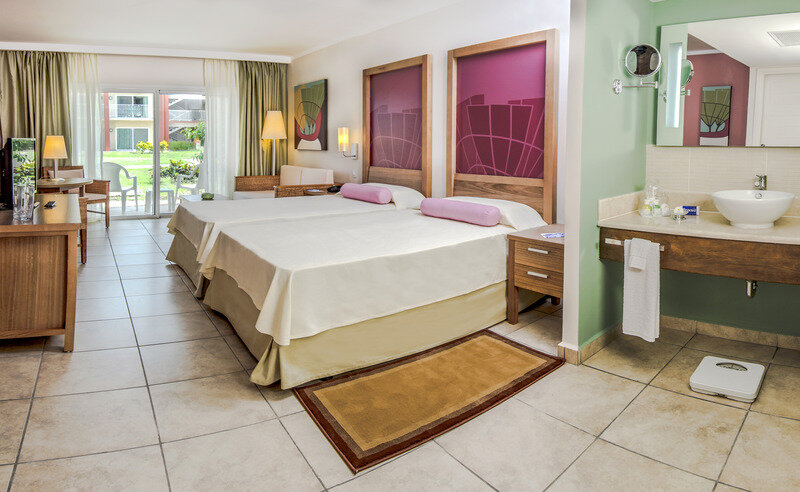 Standard Triple room with balcony Melia Jardines Del Rey