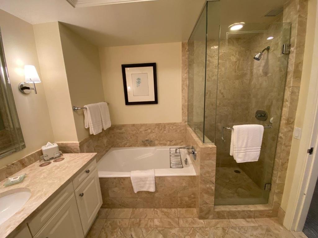 Apartment Spacious 2 Bedroom 2 Bath & Studio Suites in the Four Seasons Hotel Miami High floors
