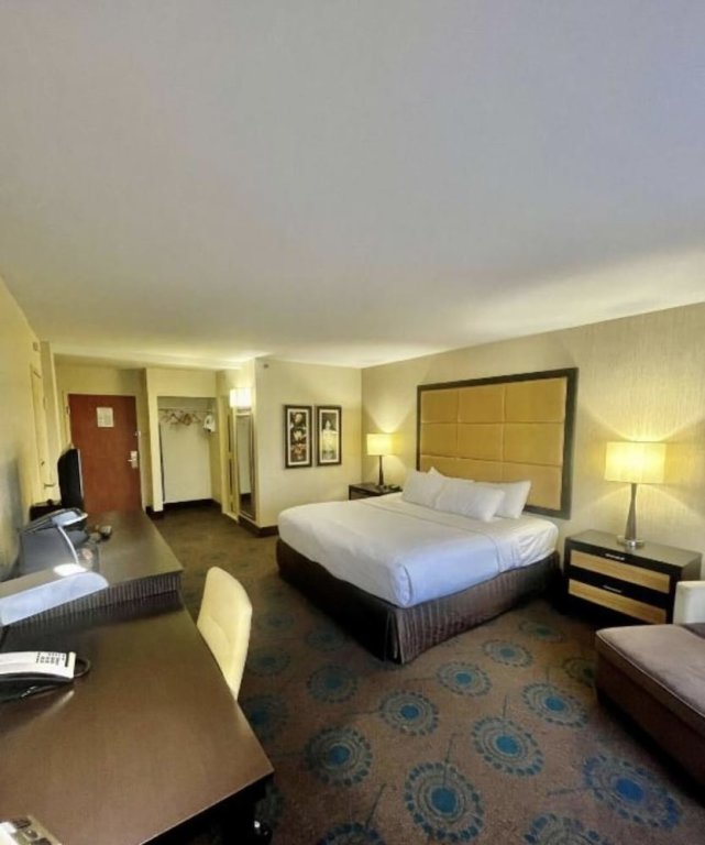 Comfort Double room with city view Brandywine Plaza Hotel - SureStay Collection