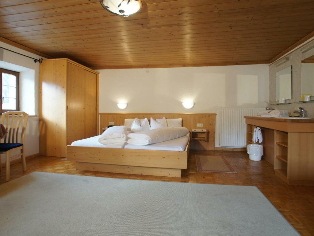 Standard Dreier Zimmer Pension der Steinbock - das 300 Jahre alte Bauernhaus - TIROL