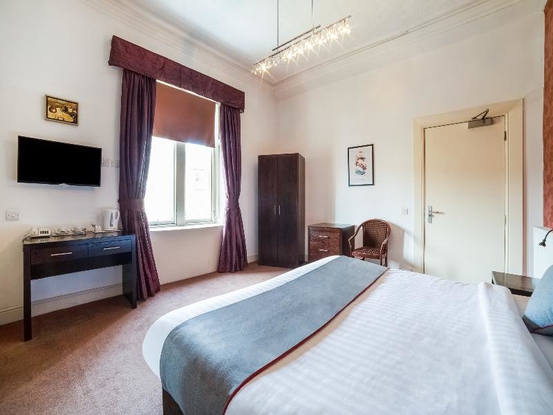 Standard Double room Victoria Park House Hotel