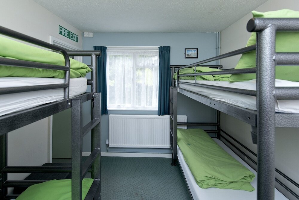 Кровать в общем номере (мужской номер) YHA Lulworth Cove - Hostel