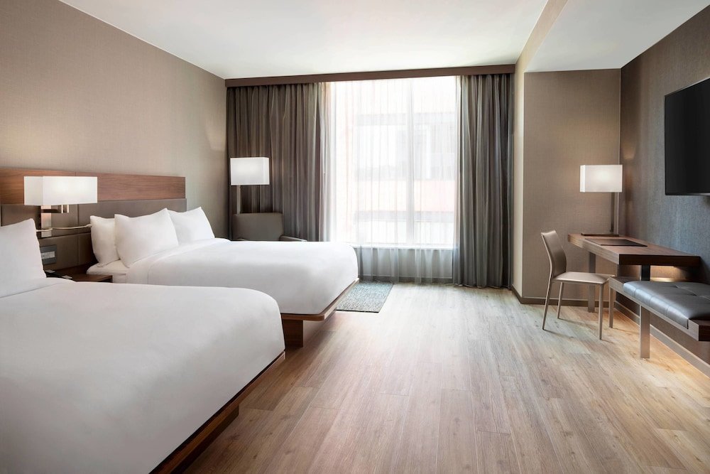 Standard quadruple chambre AC Hotel by Marriott Pittsburgh Downtown