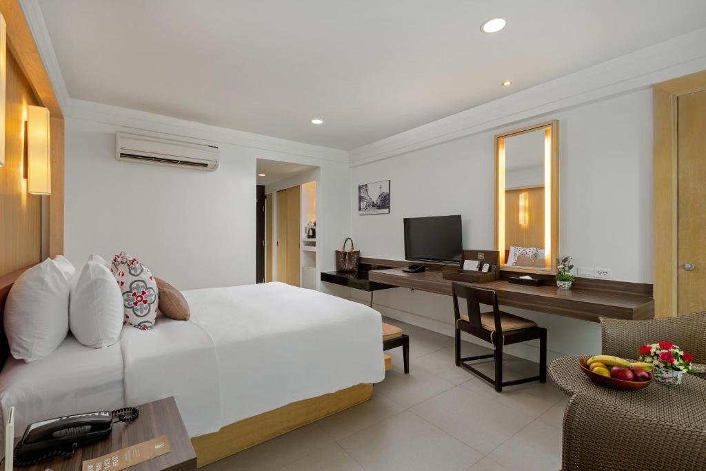 Двухместный номер Deluxe Sawaddi Patong Resort & Spa by Tolani - SHA Extra Plus