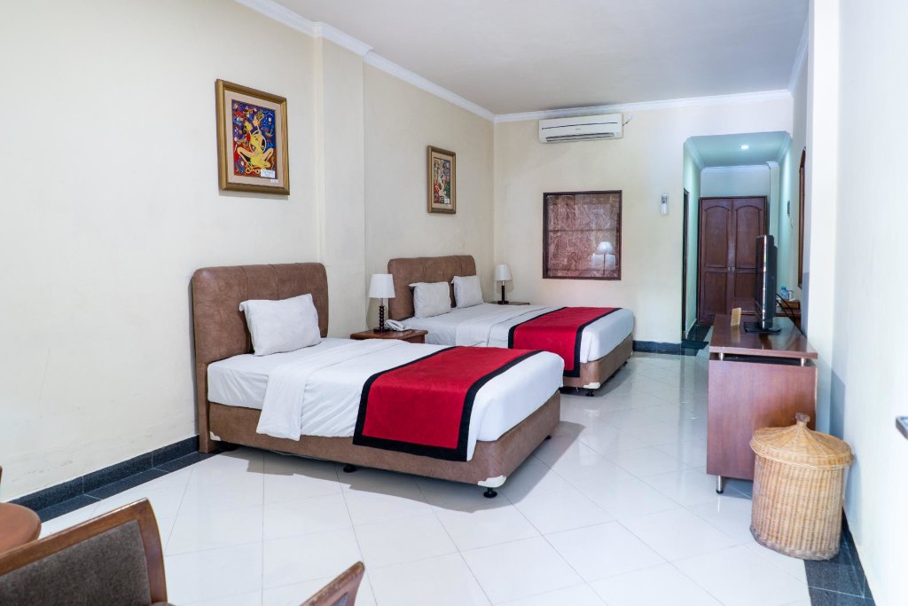 Семейный номер Standard Townhouse Oak Maxi Hotel Legian Bali