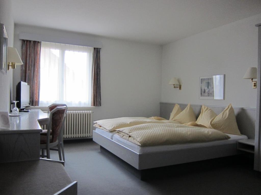 Standard Doppel Zimmer Landhotel Hirschen