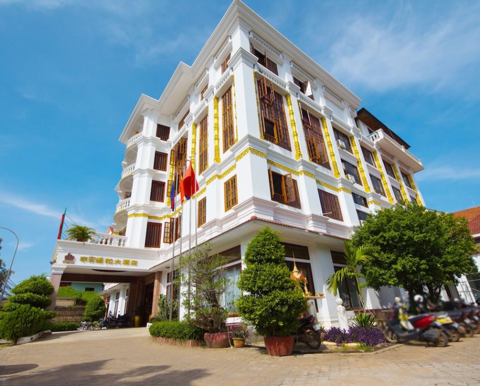 Deluxe Doppel Zimmer mit Balkon Angkor Year Theme Hotel