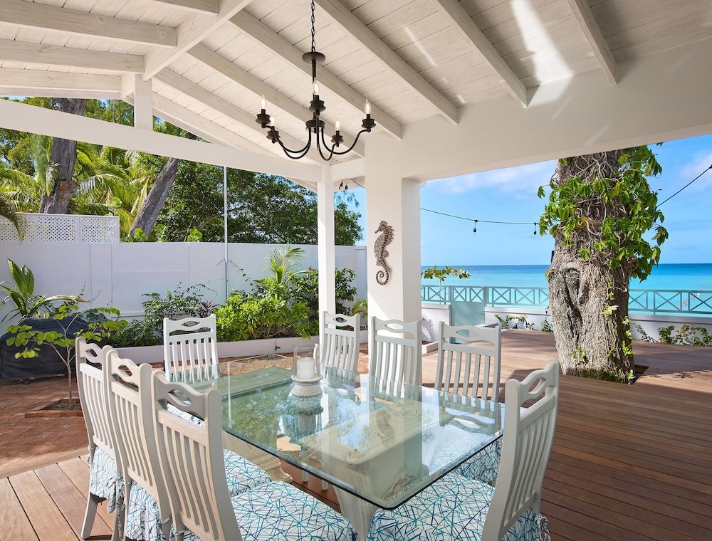 Cottage Southwinds Beach House is a 3 Bedroom With Exquisite sea Views