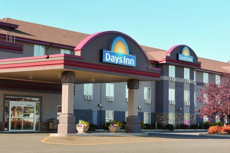 Номер Standard Days Inn & Suites by Wyndham Thunder Bay