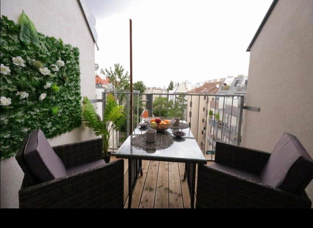 Apartment Sunny & cozy Penthouse with Balcony DG5