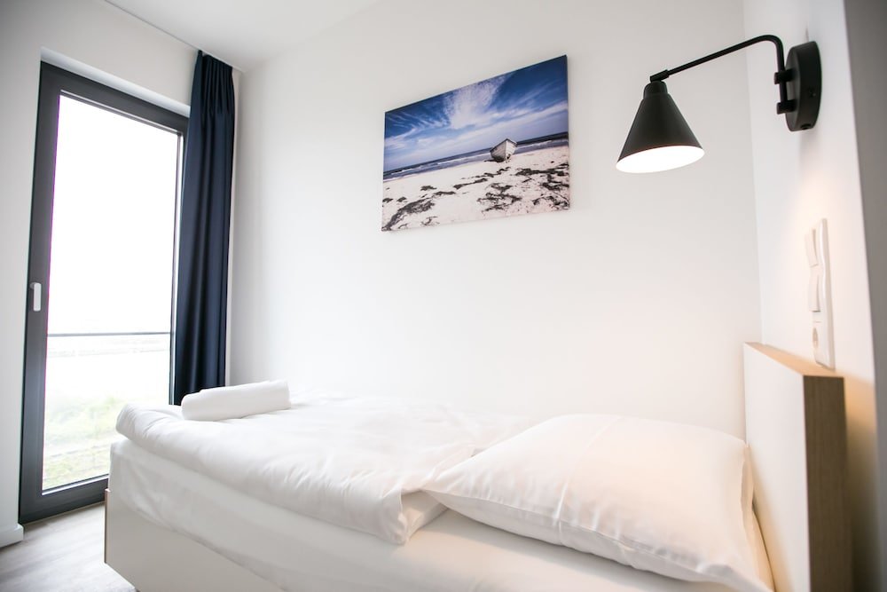 Apartment 3 Zimmer mit Balkon und mit Kanalblick HAFENAPARTMENTS Warnemuende