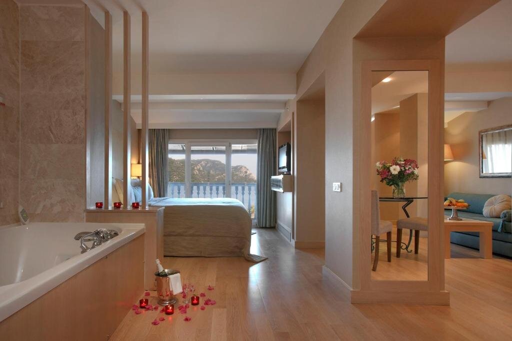 Suite mit Poolblick Marti Resort Hotel