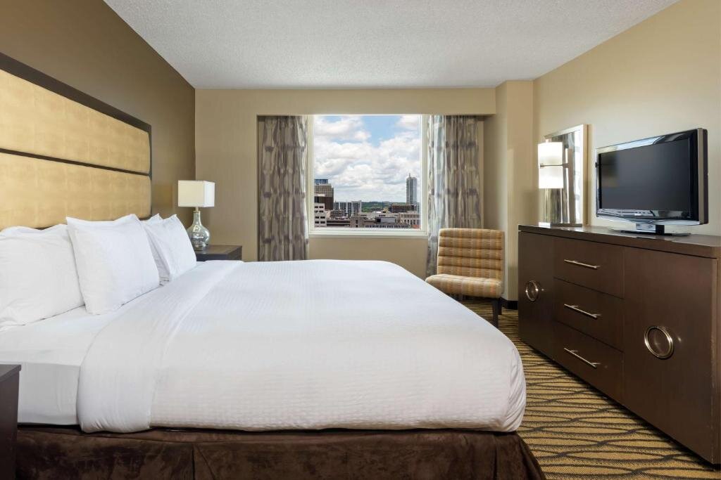 Люкс с 2 комнатами DoubleTree Suites by Hilton Hotel Austin