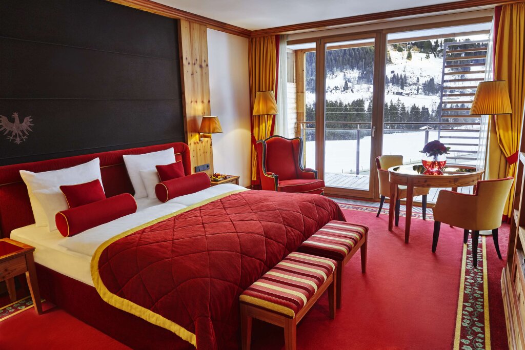 Habitación doble De lujo con balcón y con vista a la montaña Kempinski Hotel Das Tirol
