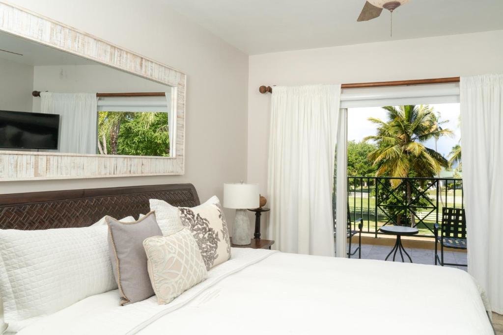 Deluxe room with balcony and with view Villa Montaña Beach Resort