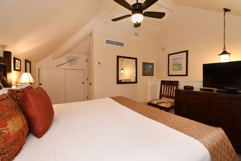 Standard room Maui Kaanapali S #b233 1 Bedroom Condo by RedAwning