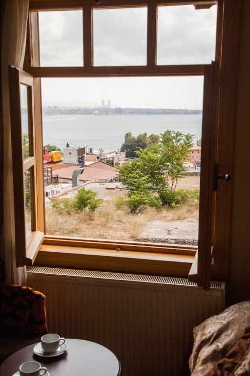 Standard Triple room with sea view Cem Sultan Hotel