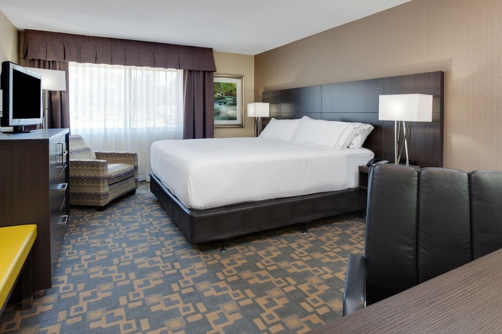 Номер Standard Holiday Inn Express & Suites Fredericton, an IHG Hotel