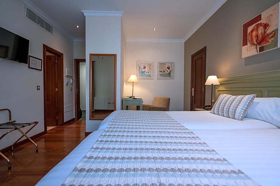 Трёхместный семейный номер Standard c 1 комнатой Laguna Nivaria Hotel & Spa