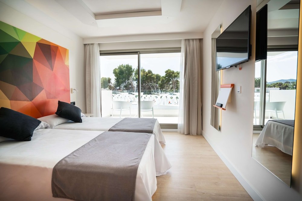 Двухместный номер Superior с балконом Hotel THB Naeco Ibiza