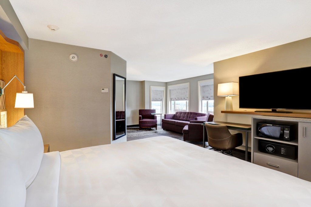 Double Suite Holiday Inn Ottawa Dwtn - Parliament Hill, an IHG Hotel