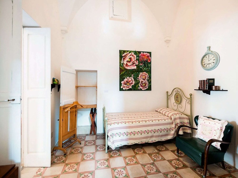 Коттедж Quaint Holiday Home in Lecce Apulia near Town Center