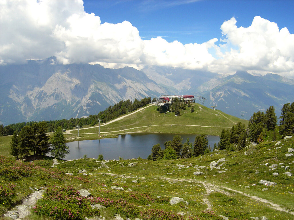 C a switzerland. Nendaz Швейцария. Кантон Вале Швейцария. Вале в Швейцарии фото. Швейцария 3 Кантона.