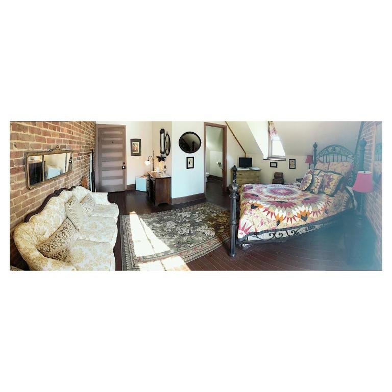 Deluxe room Main Street Bed & Breakfast Established in 1810