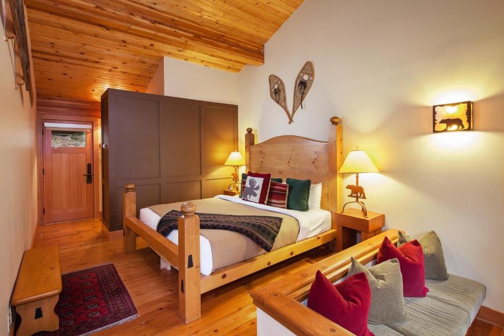 Standard Zimmer Moraine Lake Lodge
