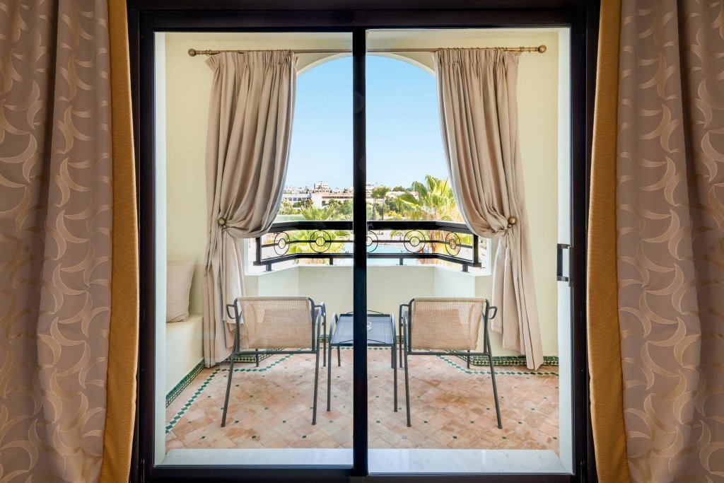 Двухместный номер Deluxe с балконом и с видом на сад Fes Marriott Hotel Jnan Palace