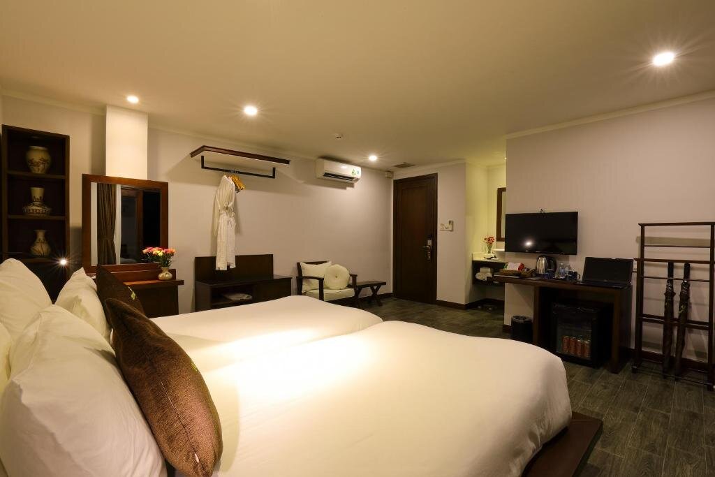 Standard Double room with balcony Hoi An Odyssey Hotel & Spa