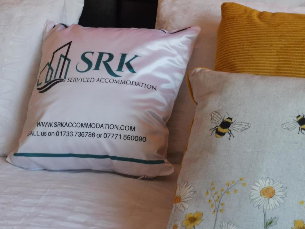 Apartamento Beautiful & Spacious with 2 Free Parking Spaces By Srk Accommodation