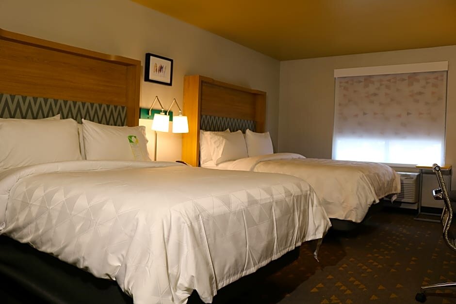 Double Suite Holiday Inn - Jonesboro, an IHG Hotel