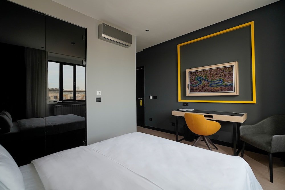 Comfort room Maccani Black Luxury Suites