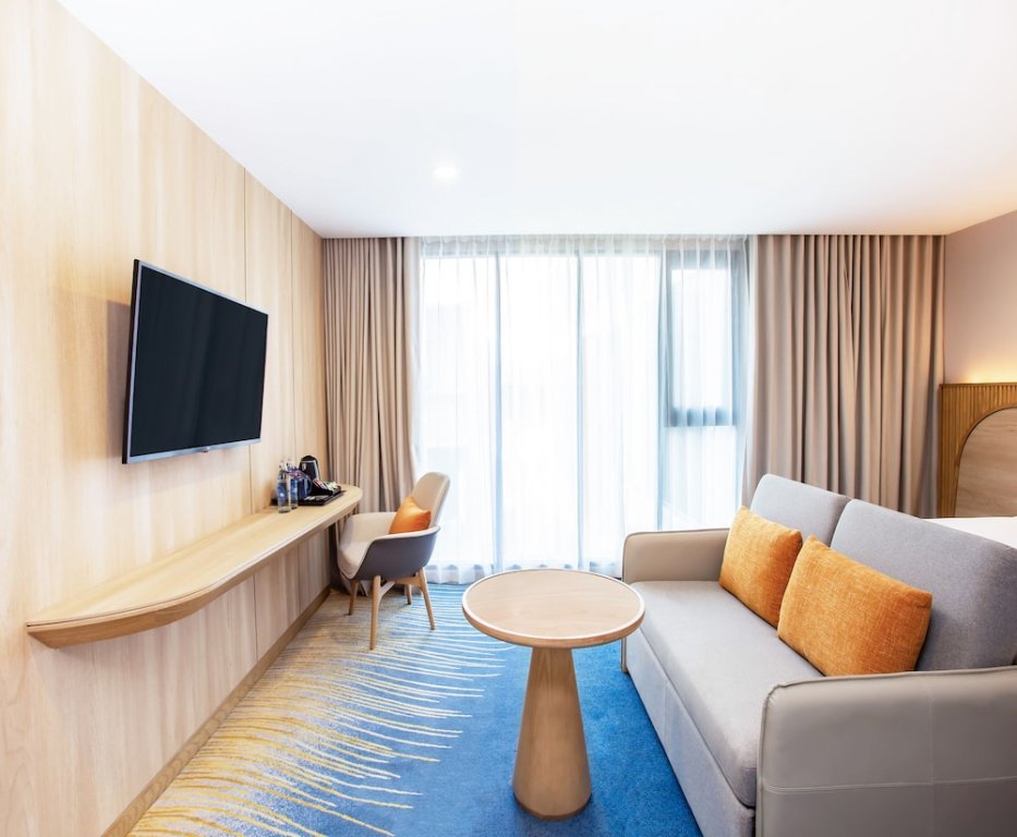 Suite Holiday Inn Express and Suites Bangkok Central Pier, an IHG Hotel